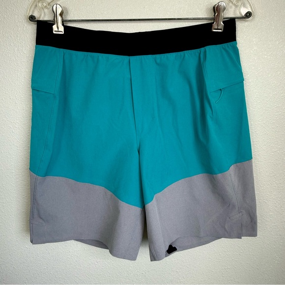 Lululemon Namaste At the Beach Shorts Blue/Gray Size M - Picture 2 of 8